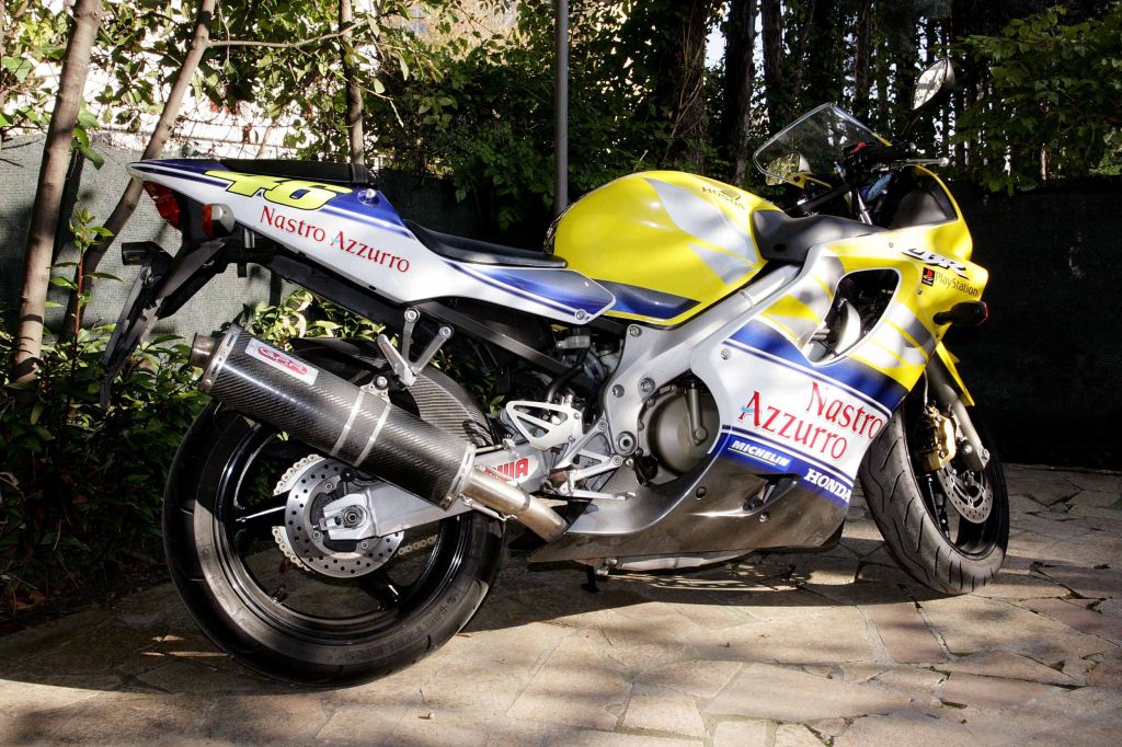 honda cbr 600 replica valentino rossi usata